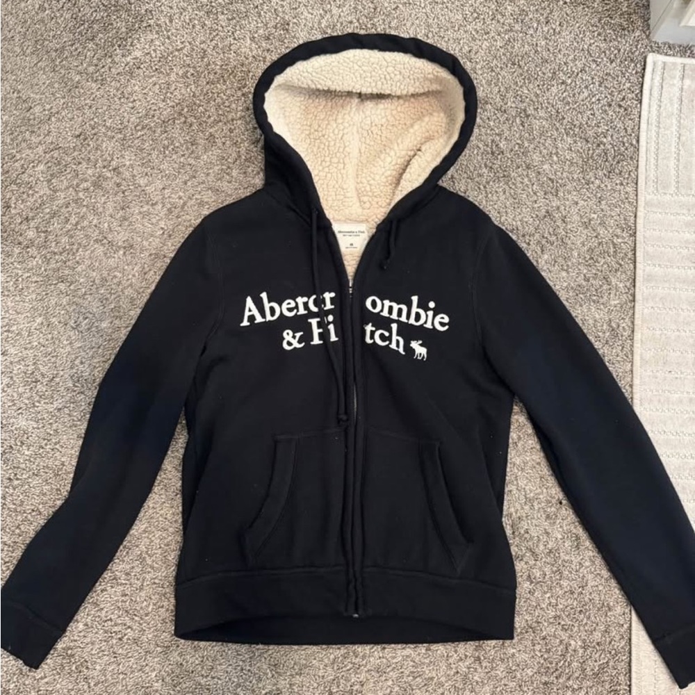 Abercrombie & Fitch Black Zip-Up with Cream Sherpa
